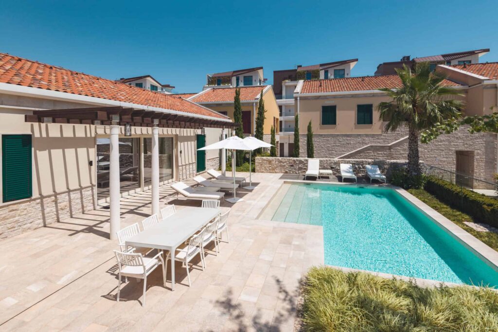 Portonovi Residences V5 villa met zwembad