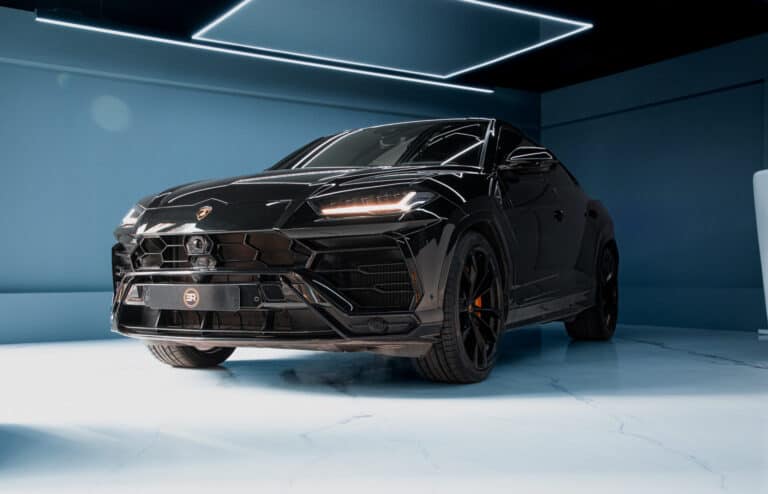 Lamborghini Urus Black | Dubai | LV Travel Agency | Rent | Huren
