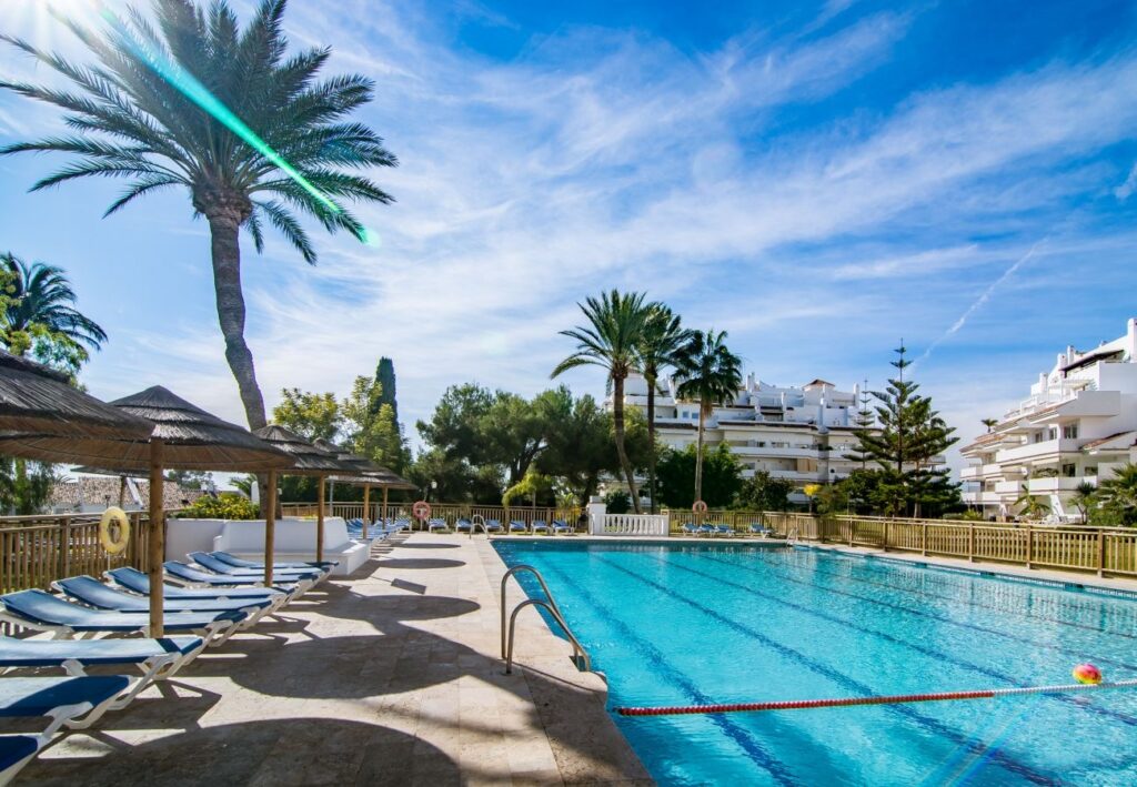 PUERTO BANUS Royal Garden by Roomservices | LV Travelagency