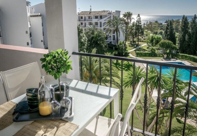 MIJAS COSTA Stylish Holiday Apartment with Ocean Views | LV Travelagency