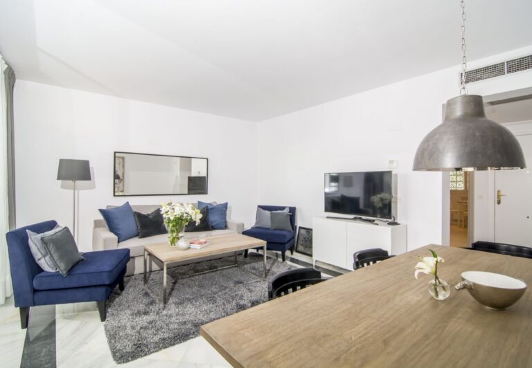 NUEVA ANDALUCIA - Modern appartement met mooi uitzicht