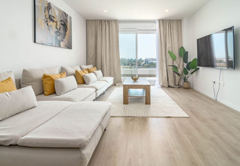 NUEVA ANDALUCIA - Modern appartement met mooi uitzicht