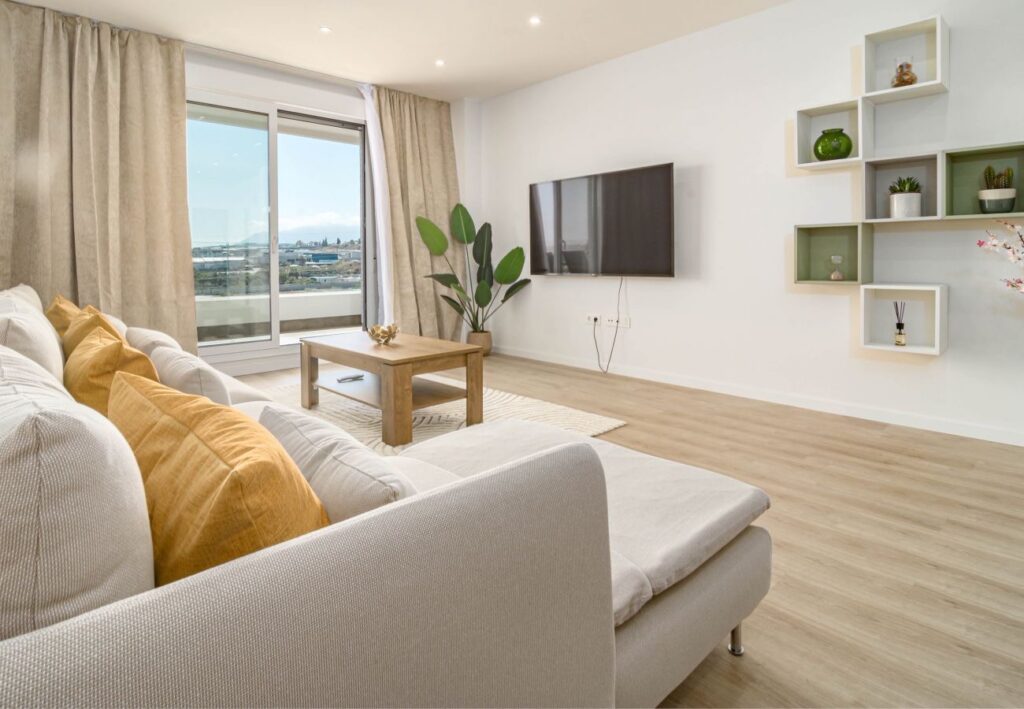 NUEVA ANDALUCIA - Modern appartement met mooi uitzicht