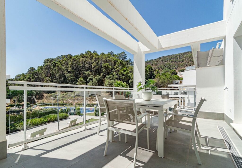 Benahavis - Relaxed & Modern Appartement | LV Travel Agency