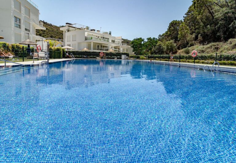 Benahavis - Relaxed & Modern Appartement | LV Travel Agency