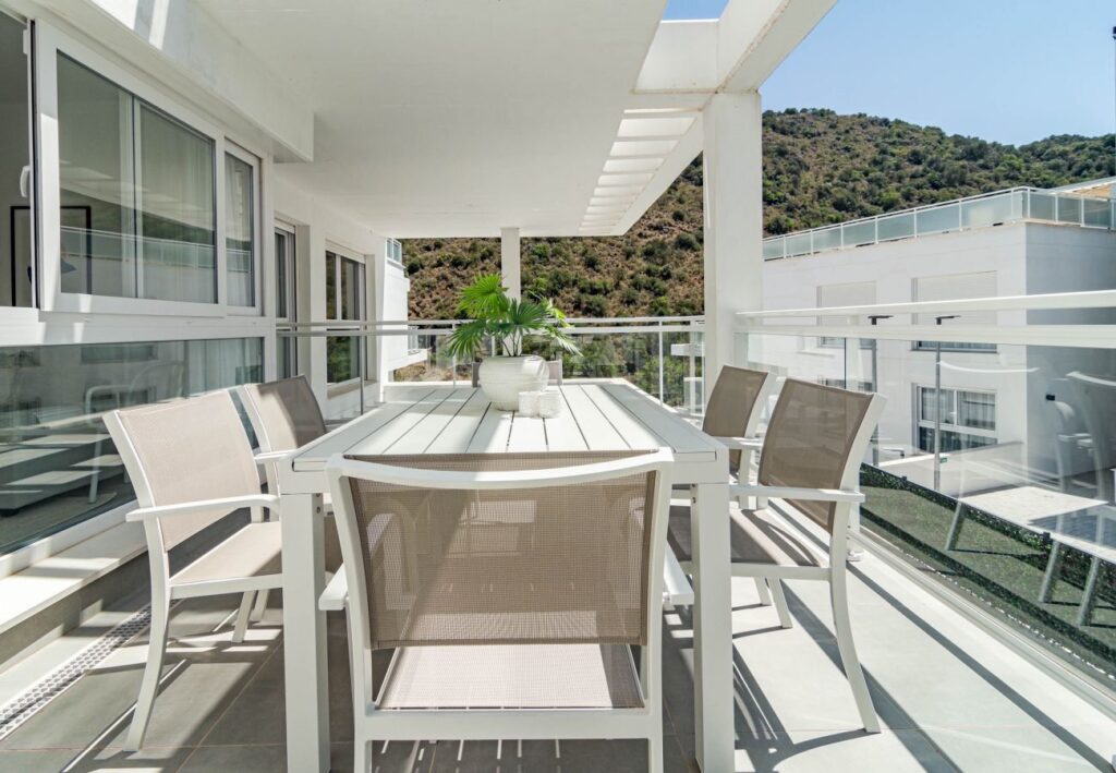 Benahavis - Relaxed & Modern Appartement | LV Travel Agency