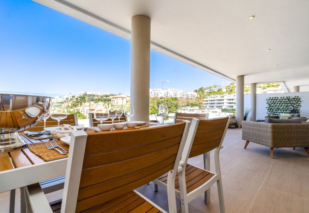 Benahavis - Luxe 3 Kamer Appartement met Uitzicht op Zee | LV Travel Agency