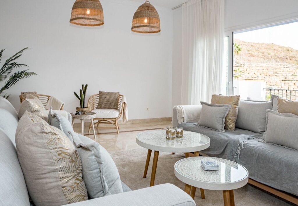 Benahavis - Prachtig Appartement met Gym en Binnen & Buitenzwembad | LV Travel Agency