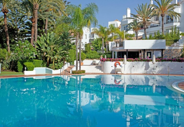 Marbella - White Pearl beach Elviria H1 | LV Travel Agency