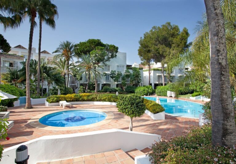 Marbella - White Pearl beach Elviria H1 | LV Travel Agency