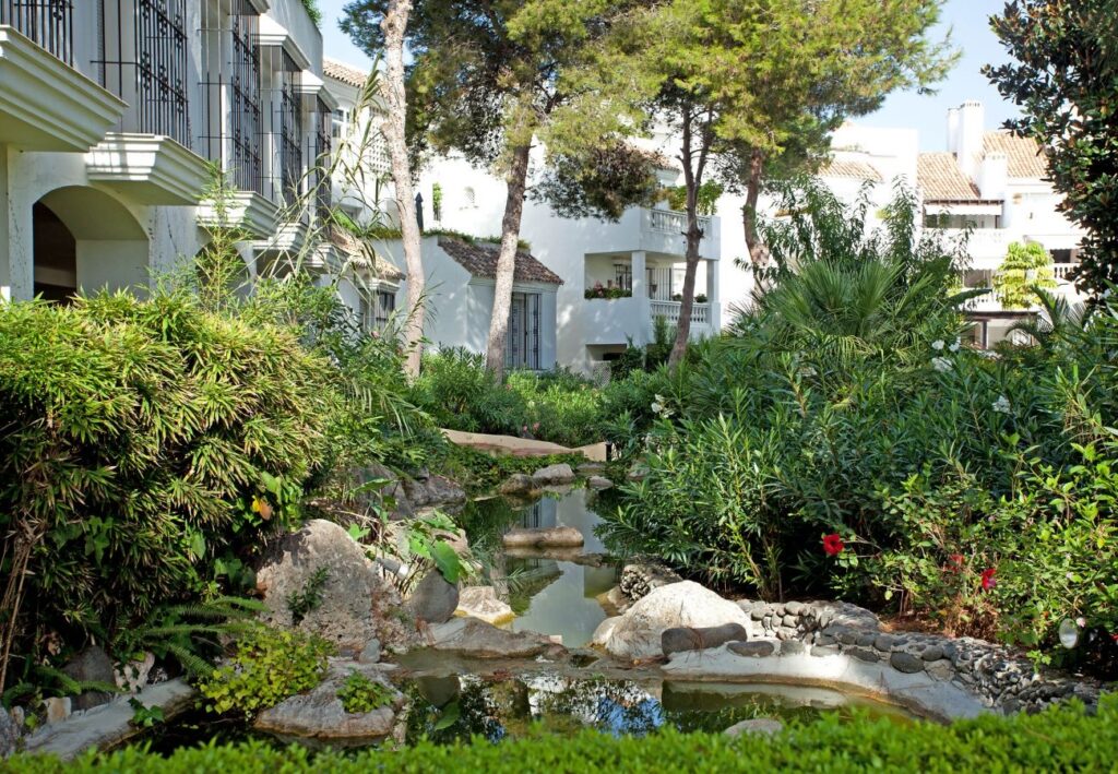 Marbella - White Pearl beach Elviria H1 | LV Travel Agency