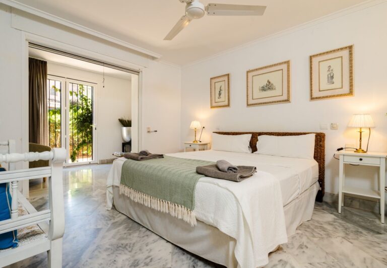 Marbella - White Pearl beach Elviria H1 | LV Travel Agency