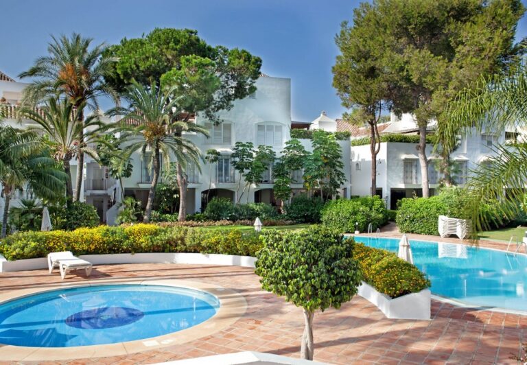 Marbella - White Pearl beach Elviria H1 | LV Travel Agency