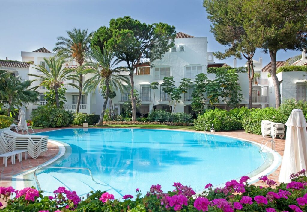 Marbella - White Pearl beach Elviria H1 | LV Travel Agency