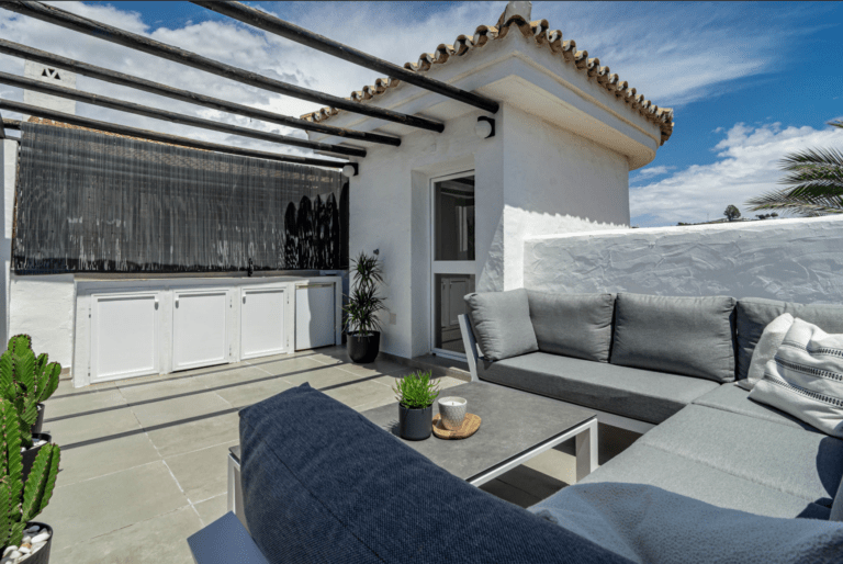 Modern 1 bed flat, close to beach and port | LV Travelagency