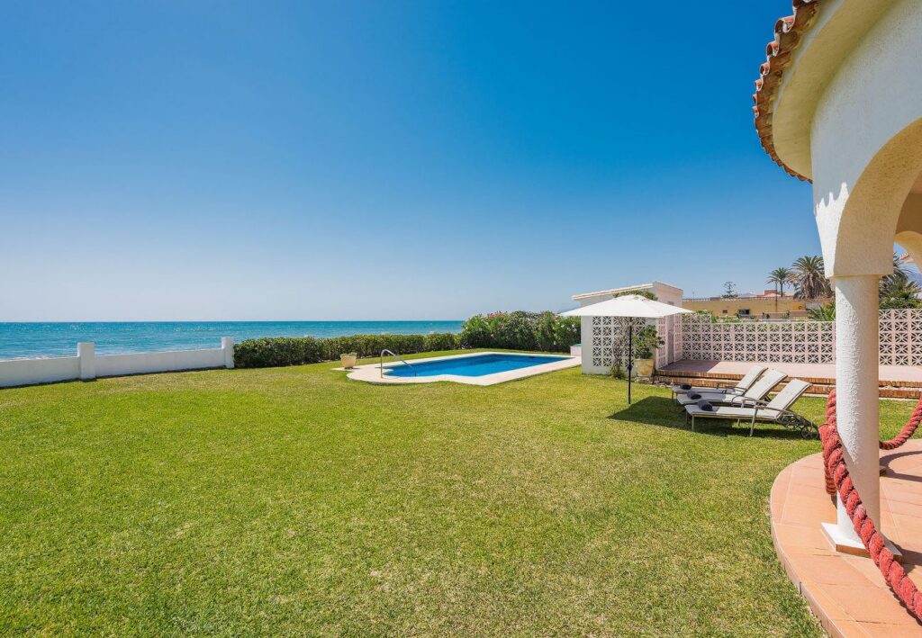 Marbella - Villa aan Zee | LV Travel Agency