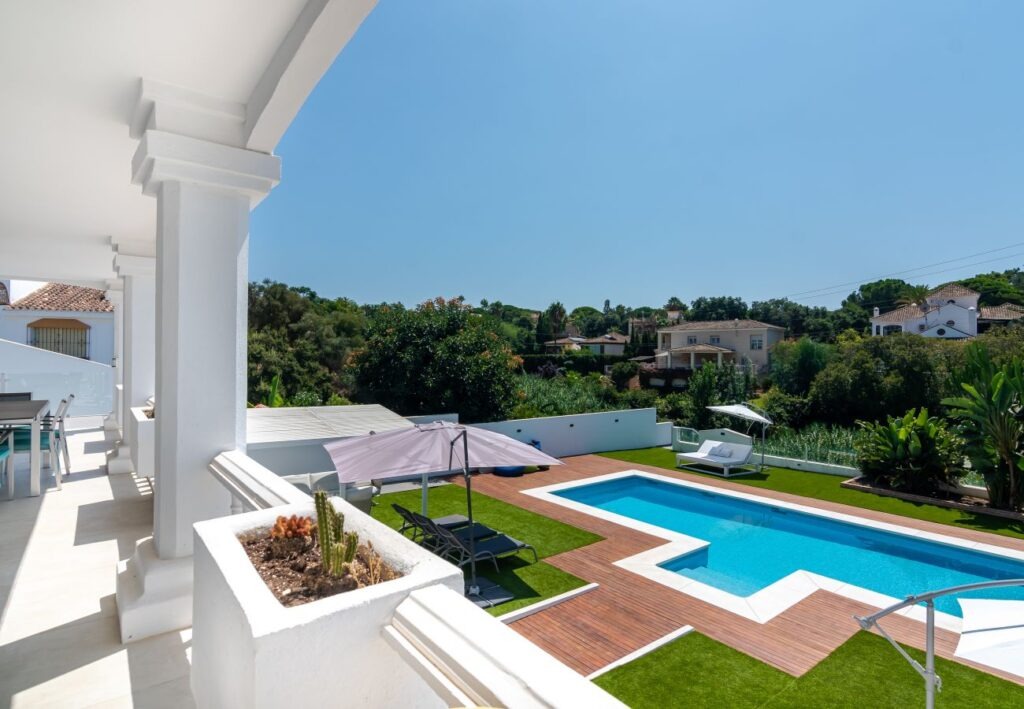 Marbella - Moderne villa vlakbij het strand | LV Travel Agency