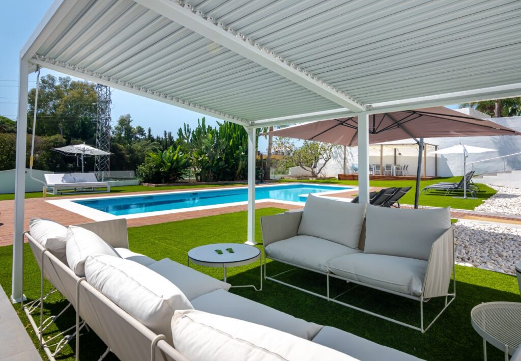 Marbella - Moderne villa vlakbij het strand | LV Travel Agency