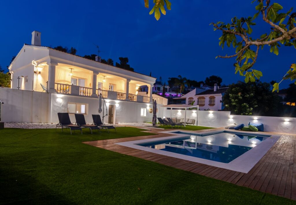 Marbella - Moderne villa vlakbij het strand | LV Travel Agency