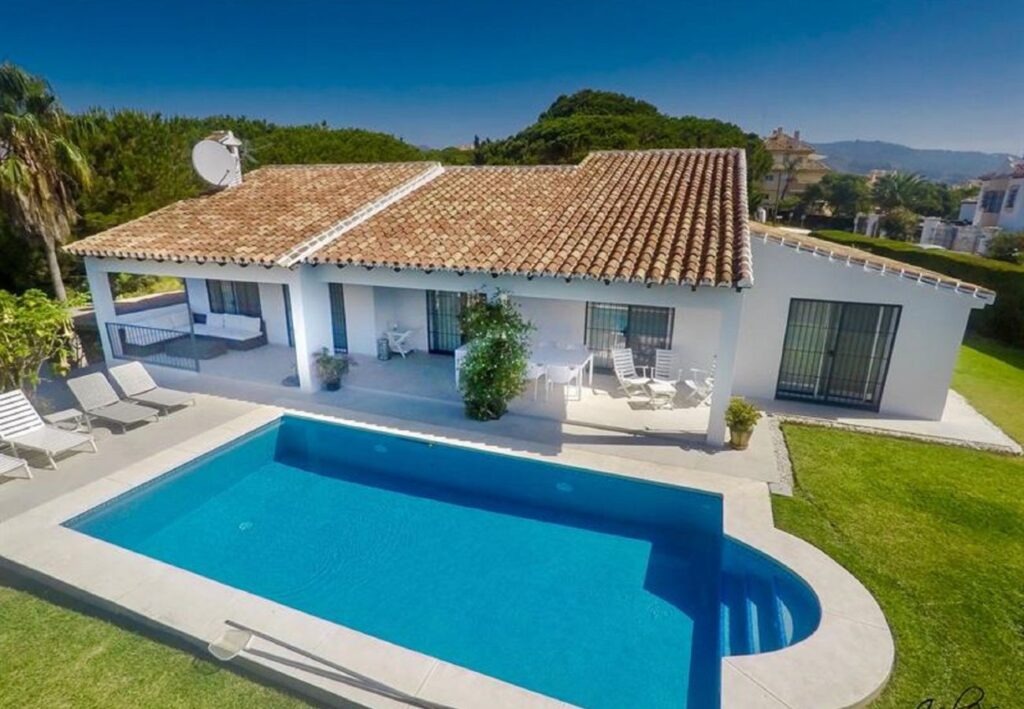 Marbella - Mooie villa vlakbij het strand | LV Travel Agency