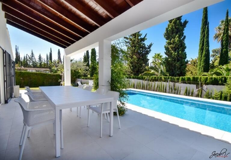 Marbella - Mooie villa vlakbij het strand | LV Travel Agency