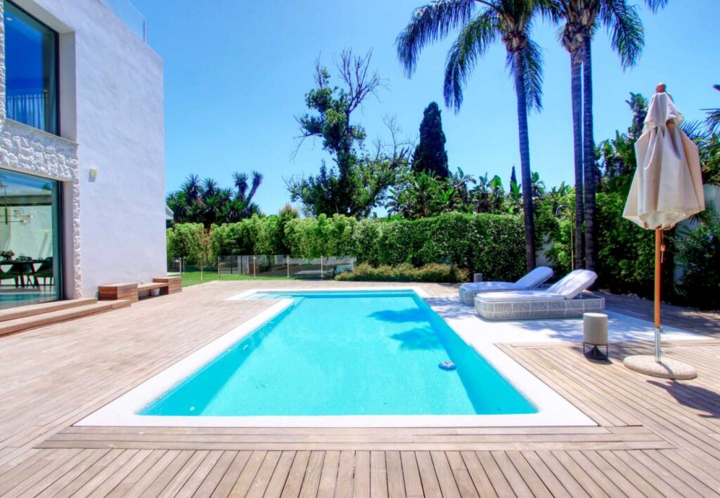 Marbella - Moderne Villa Puerto Banus | LV Travel Agency