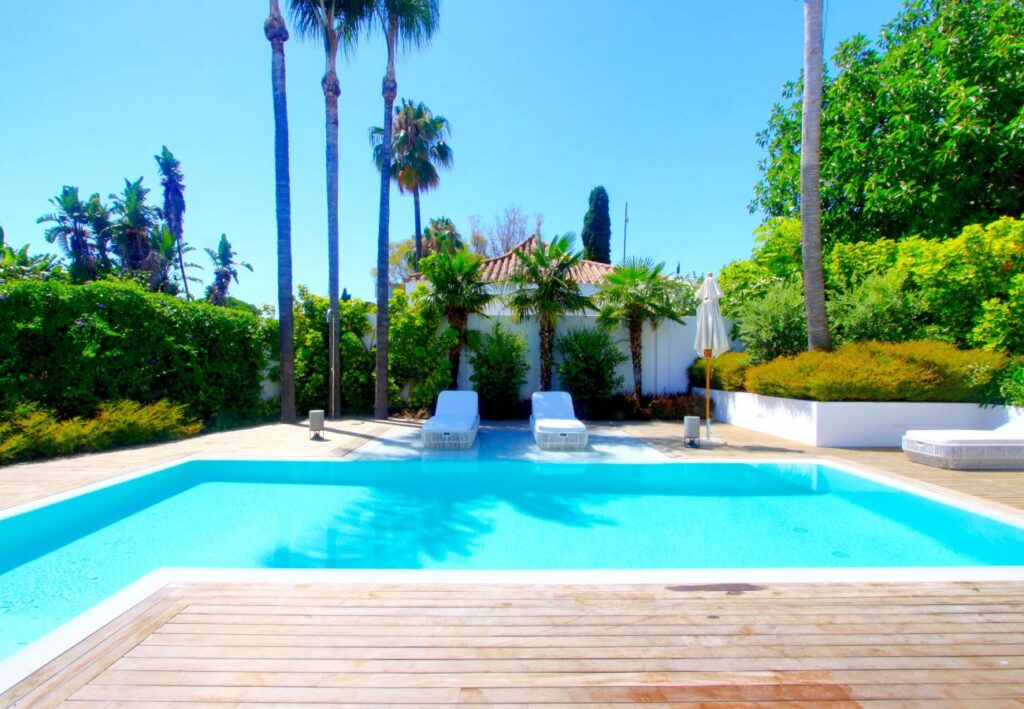 Marbella - Moderne Villa Puerto Banus | LV Travel Agency