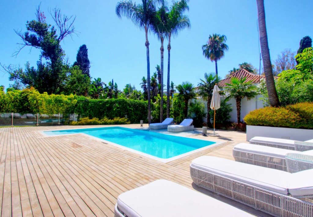 Marbella - Moderne Villa Puerto Banus | LV Travel Agency