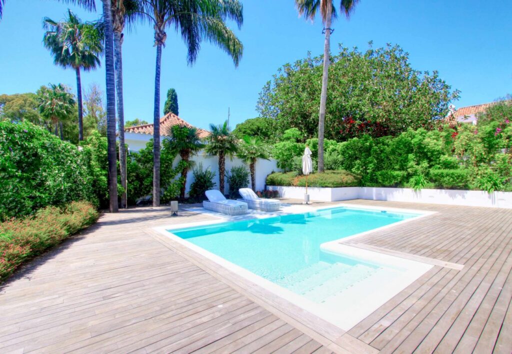 Marbella - Moderne Villa Puerto Banus | LV Travel Agency