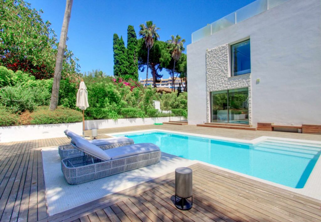 Marbella - Moderne Villa Puerto Banus | LV Travel Agency