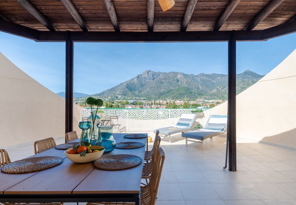 Marbella - Modern Penthouse in Hartje Marbella | LV Travel Agency