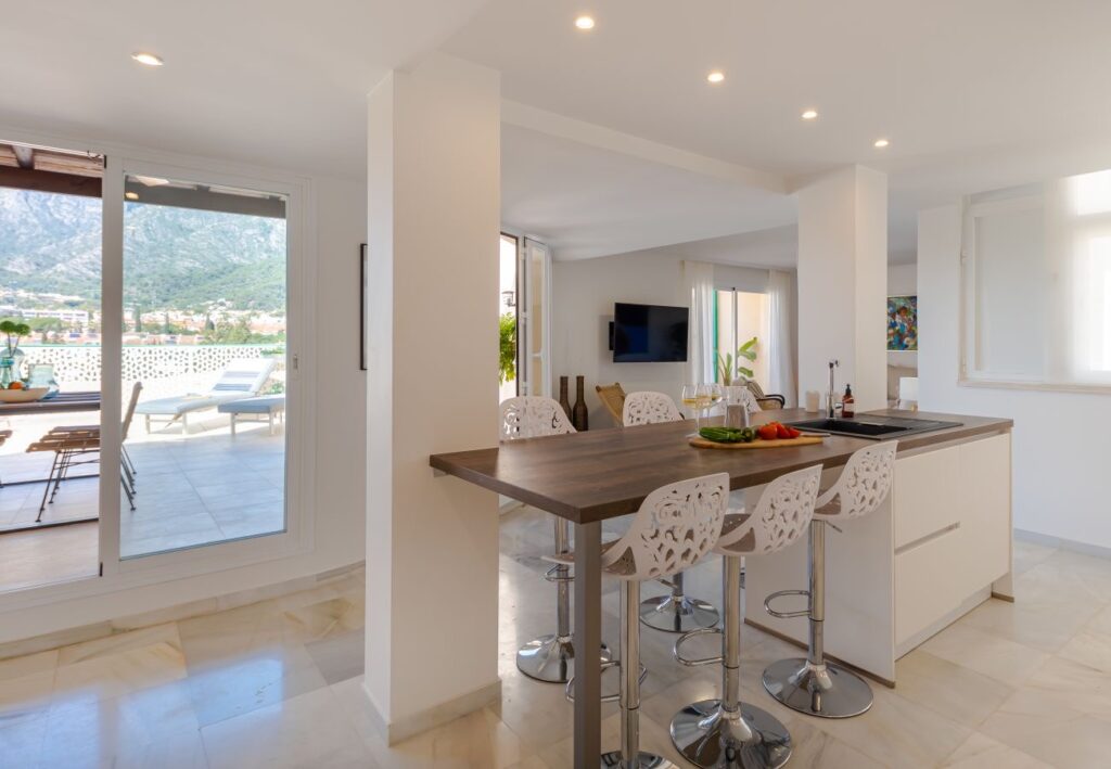 Marbella - Modern Penthouse in Hartje Marbella | LV Travel Agency