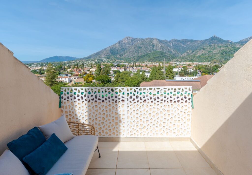 Marbella - Modern Penthouse in Hartje Marbella | LV Travel Agency