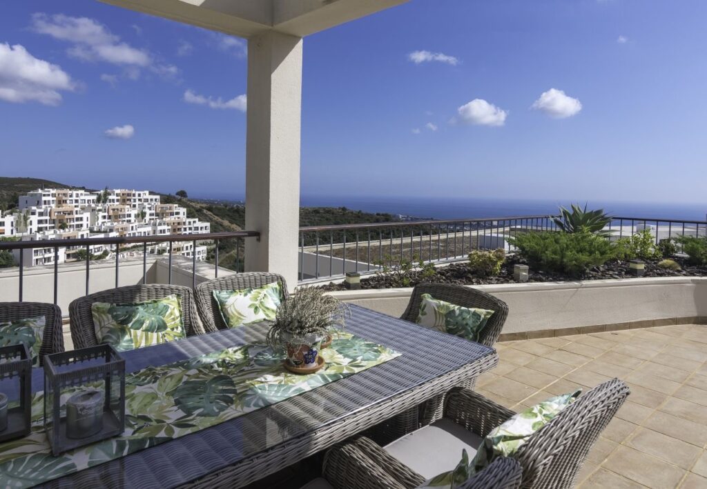 Marbella - Penthouse vlakbij het Strand | LV Travel Agency