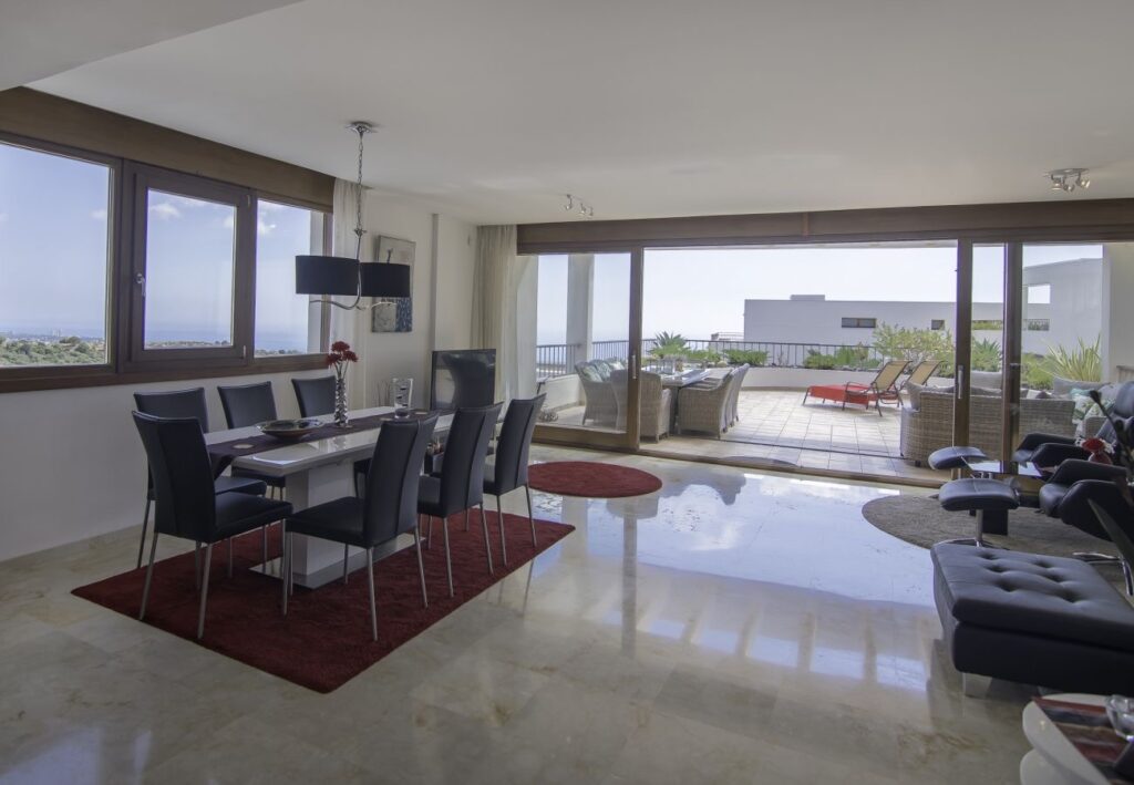 Marbella - Penthouse vlakbij het Strand | LV Travel Agency