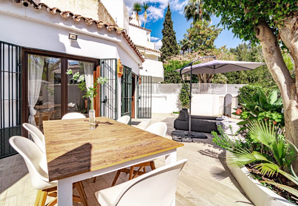 Marbella - Ruim appartement in Golden Beach | LV Travel Agency